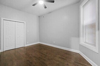 908 W Montrose Ave, Unit 906-3 in Chicago, IL - Building Photo - Building Photo