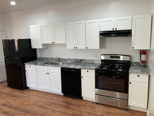 564 Berkley St in Camden, NJ - Building Photo - Building Photo