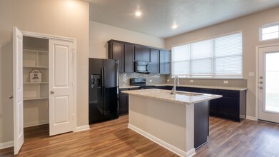 2209 John Ross Ct in Bryan, TX - Building Photo - Building Photo