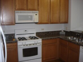 1600 S Prairie Ave, Unit 1805 in Chicago, IL - Building Photo - Building Photo