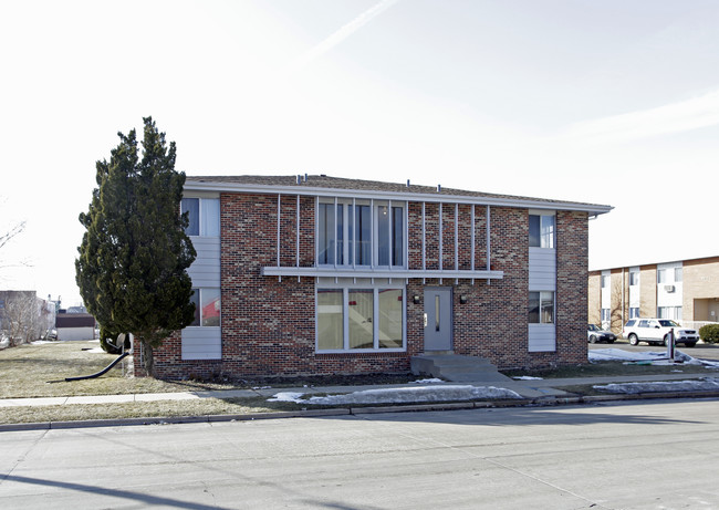 Arbor Apartments in Kenosha, WI - Foto de edificio - Building Photo