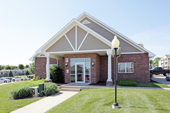 Mystic Pines in Lincoln, NE - Foto de edificio - Building Photo