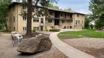 Park Place in Colorado Springs, CO - Building Photo