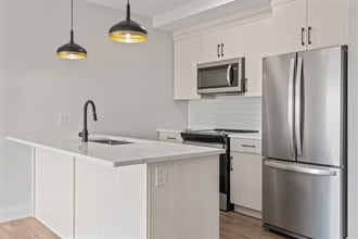 Trinity Gate Condominiums in Windsor, ON - Foto de edificio - Building Photo