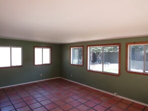 1654 Calle Nueve in Lompoc, CA - Building Photo - Building Photo