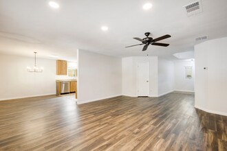 12704 Margit Dr in Austin, TX - Building Photo - Building Photo