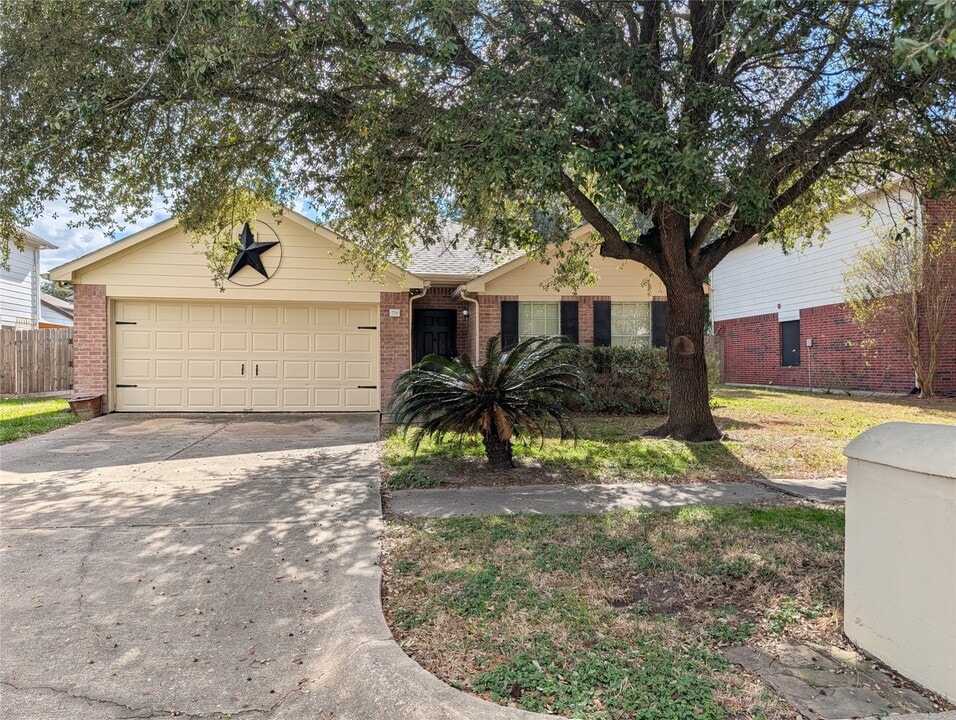 714 N Vista Dr in Houston, TX - Building Photo