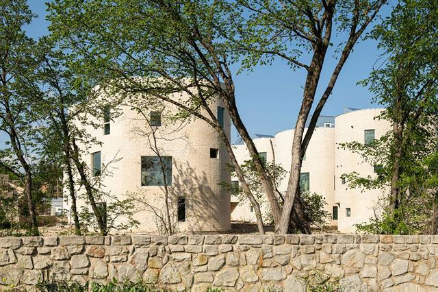 310 Blackland Ct in Dallas, TX - Building Photo