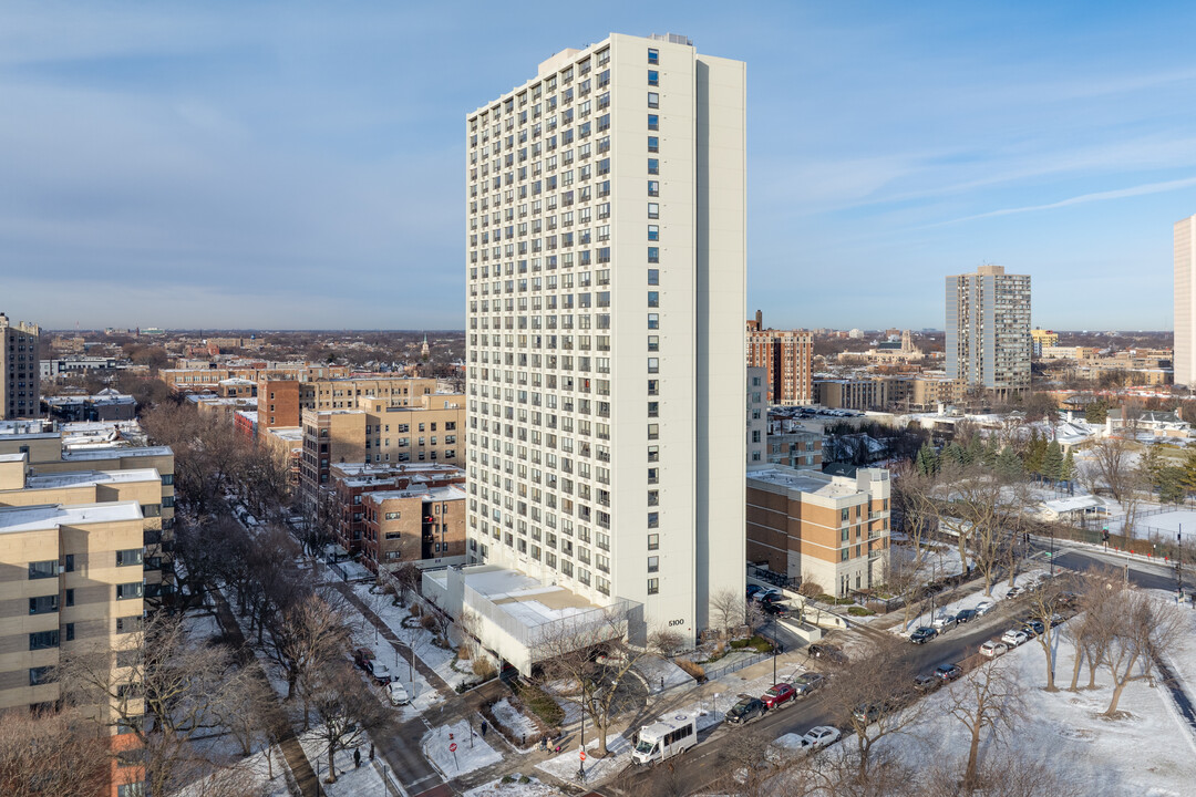 4900 N Marine Dr in Chicago, IL - Building Photo