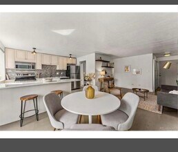75 N Emerson St, Unit 206 in Denver, CO - Foto de edificio - Building Photo