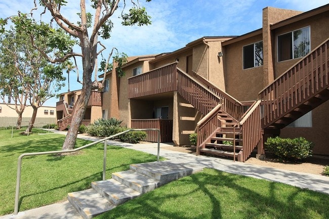 Ocean Breeze in San Diego, CA - Building Photo - Building Photo
