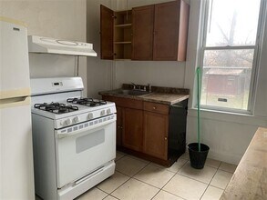 50 Washburn St-Unit -2 in Jersey City, NJ - Building Photo - Building Photo