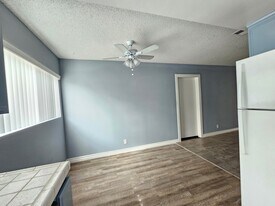 4130 Manhattan Beach Blvd, Unit D in Lawndale, CA - Building Photo