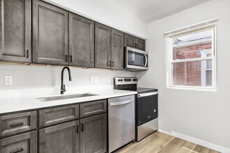 1242 Grant Dr in St. Louis, MO - Building Photo - Building Photo