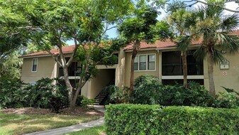 4028 Crockers Lake Blvd in Sarasota, FL - Building Photo
