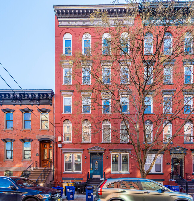 815 Willow Ave in Hoboken, NJ - Building Photo - Building Photo