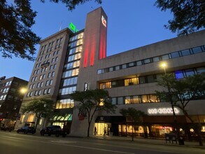 875 Elm St in Manchester, NH - Building Photo - Building Photo