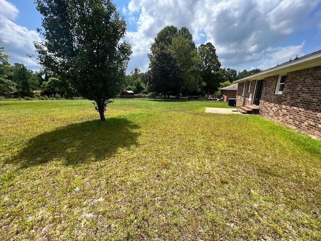 5650 Lost Creek Dr in Sumter, SC - Building Photo - Building Photo