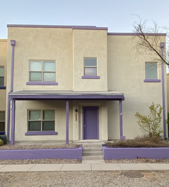 10457 E Seven Generations Way in Tucson, AZ - Building Photo