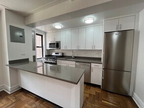 137 E 38th St, Unit 3A in New York, NY - Building Photo - Building Photo