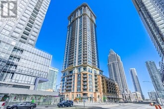 385-2385 Prince of Wales Dr in Mississauga, ON - Building Photo - Building Photo
