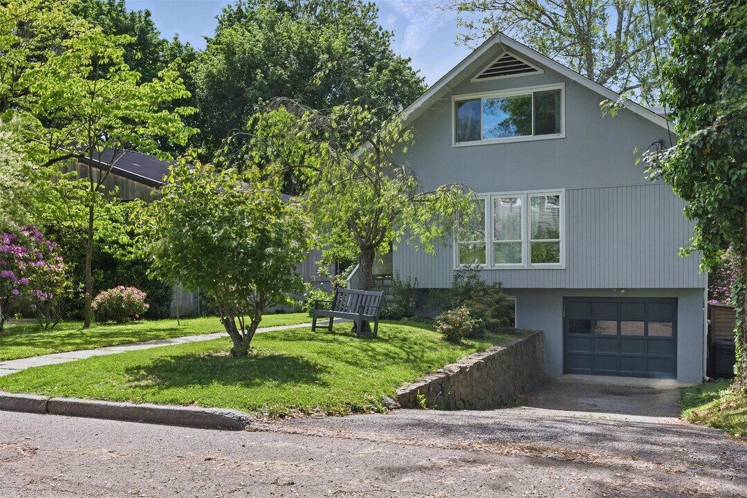 40 S Ferris St in Irvington, NY - Building Photo