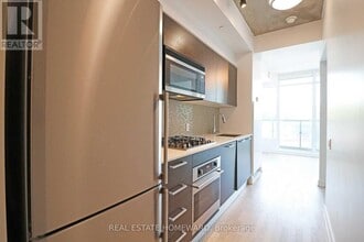 60 Haslett Ave in Toronto, ON - Building Photo - Building Photo