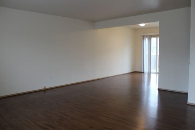 33014 NW Meersburg St in Scappoose, OR - Building Photo - Building Photo