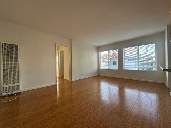 23 Thornton Ave in Los Angeles, CA - Building Photo - Building Photo