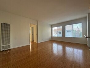 23 Thornton Ave-Unit -7 in Los Angeles, CA - Building Photo - Building Photo