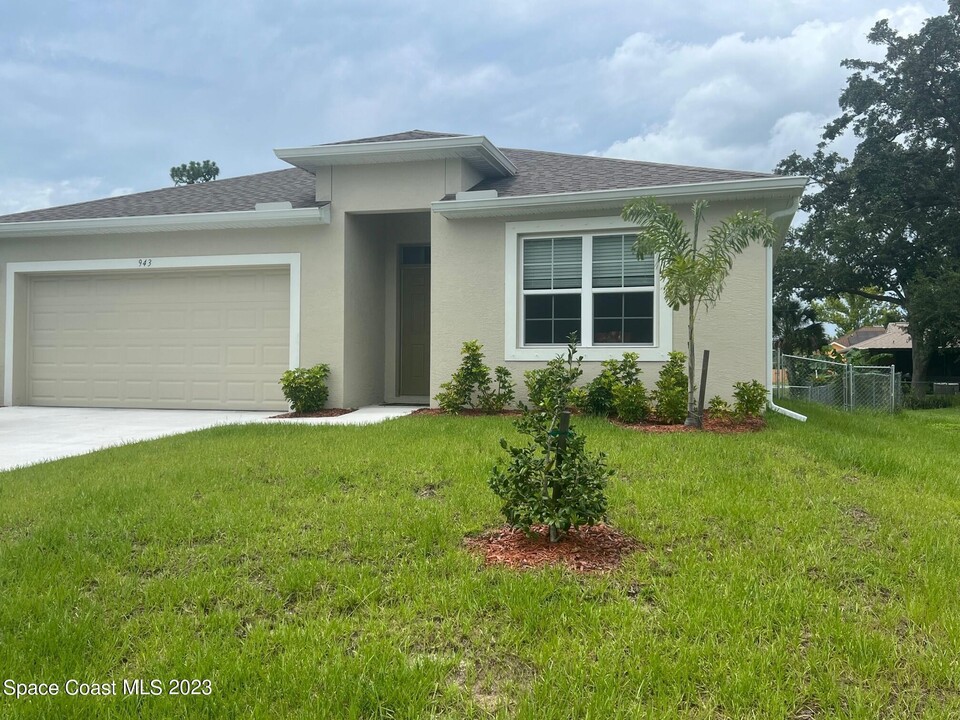 943 Sorrel St NW in Palm Bay, FL - Building Photo