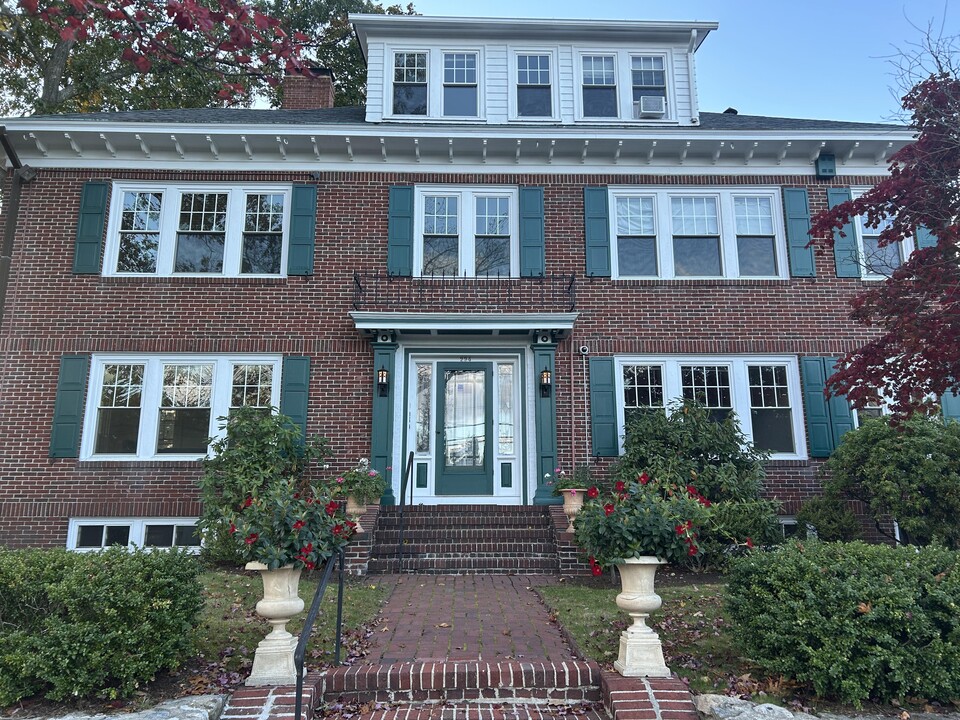 294 Butler Ave, Unit Butler 1st Fl in Providence, RI - Building Photo