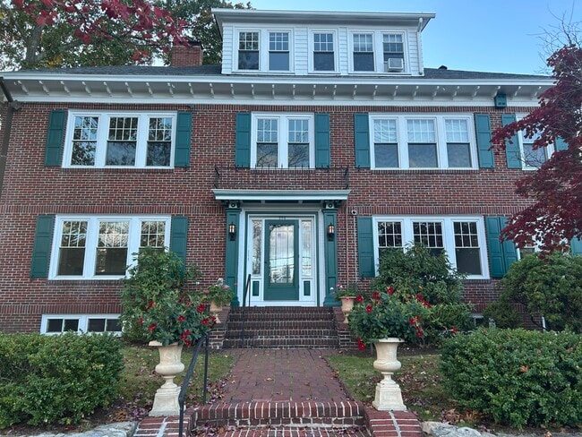 294 Butler Ave, Unit Butler 1st Fl