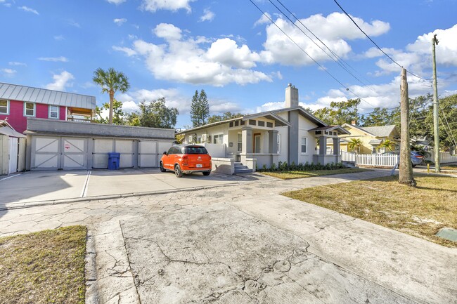 486 9th Ave N, Unit 486