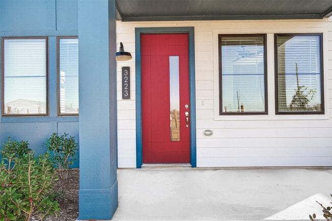 property at 3223 Loam Ln