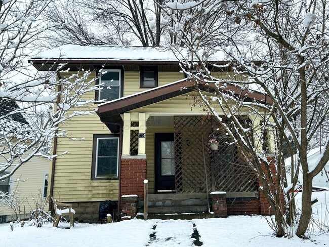 property at 114 W Washington Blvd