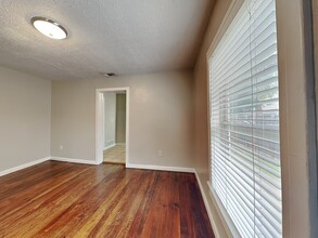 2015 McMillan Ave in Dallas, TX - Foto de edificio - Building Photo