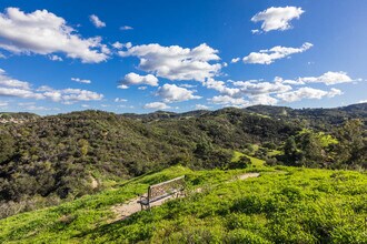 20900 Bandera St in Woodland Hills, CA - Building Photo - Building Photo