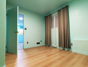 6224 Bonnie Ln in Peachland, BC - Building Photo - Building Photo