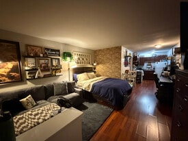 53 W Main St in Webster, NY - Building Photo