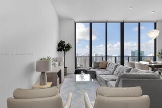 801 S Miami Ave in Miami, FL - Building Photo - Building Photo