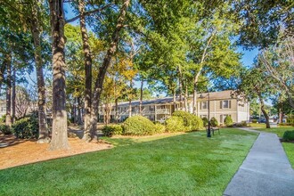 Woodcliff in Pensacola, FL - Foto de edificio - Building Photo