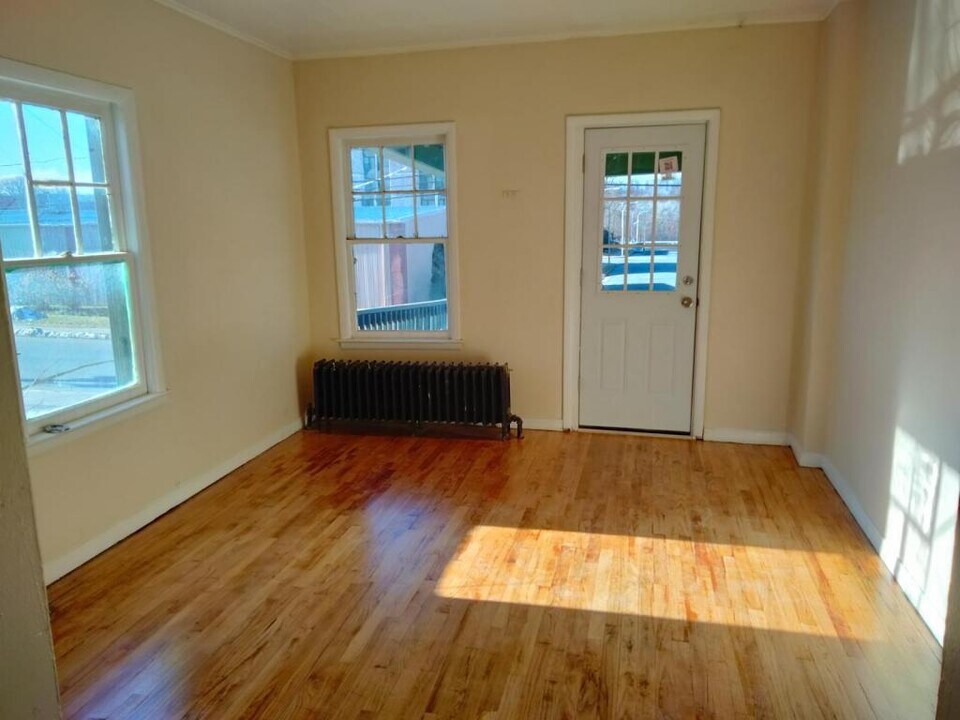 109 Guy Park Ave in Amsterdam, NY - Building Photo
