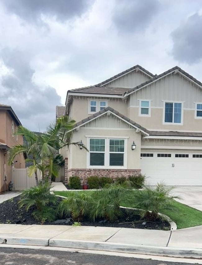 35540 Asturian Wy in Fallbrook, CA - Building Photo - Building Photo