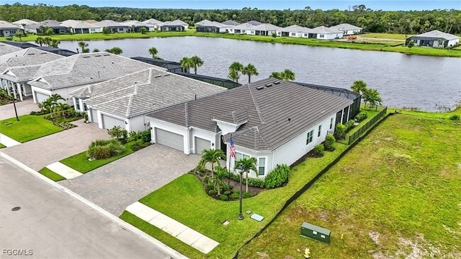 7002 Del Webb Oak Creek Blvd in North Fort Myers, FL - Building Photo - Building Photo