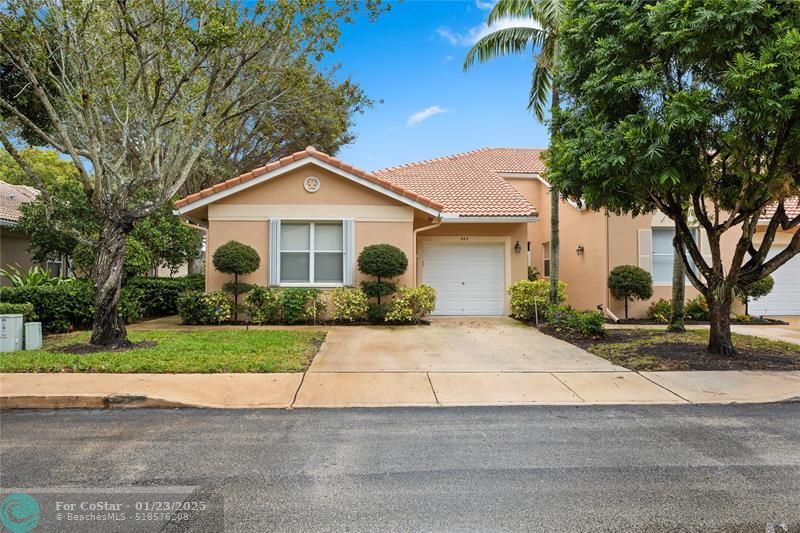 243 Coral Trace Ln in Delray Beach, FL - Foto de edificio