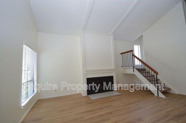 443 Chapala Dr in Camarillo, CA - Building Photo - Building Photo