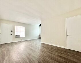 1010 N Orange Grove Ave in West Hollywood, CA - Building Photo - Building Photo