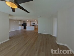 2007 12th St SE in Ruskin, FL - Foto de edificio - Building Photo