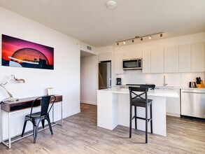 4733 Hazel St, Unit SI ID1222998P in Burnaby, BC - Building Photo - Building Photo